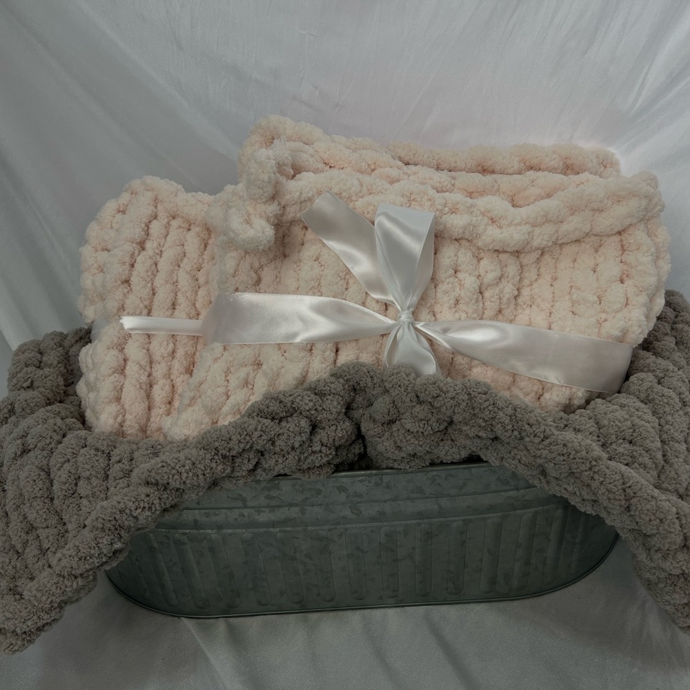 Chunky Knit Baby Blankets!!